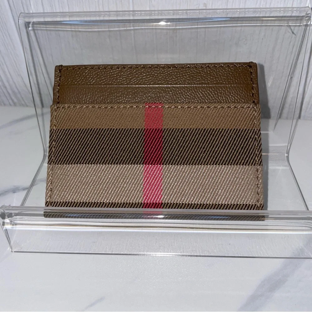 Burberry Cardholder! Brand New With Tag & Packaging! Wallet